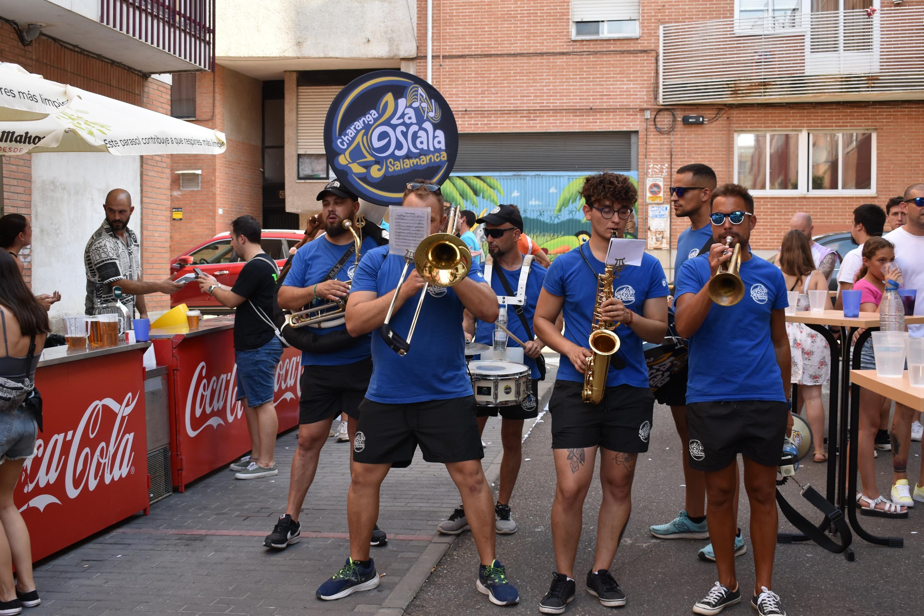 Los jóvenes toman las calles de Santa Marta con las sesiones de los tardeos