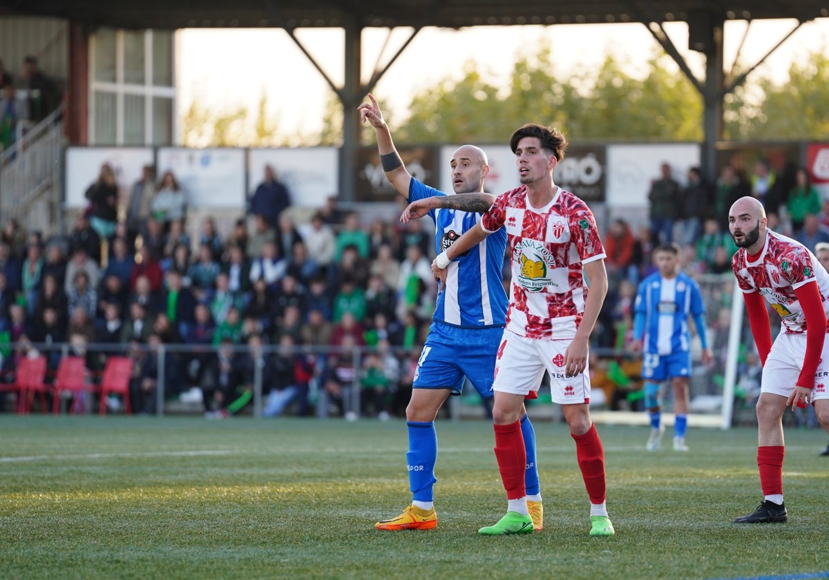 Gorka Santamaría con la camiseta del Dépor en un choque de Copa del Rey en Guijuelo.