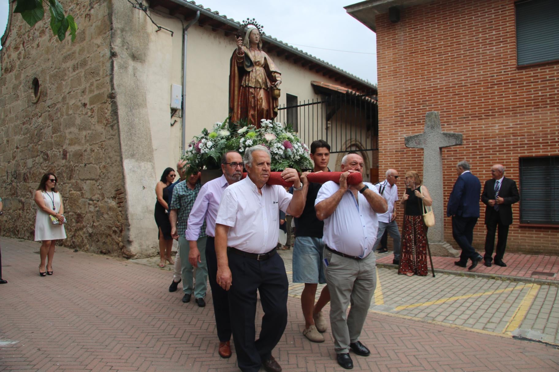 Santa Marta honra a su patrona con calles llenas de vecinos