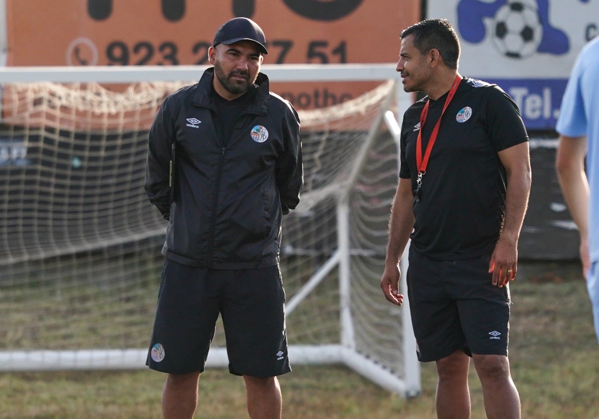 Jehu Chiapas y Rafa Dueñas, en un entrenamiento de esta semana en el Tori.