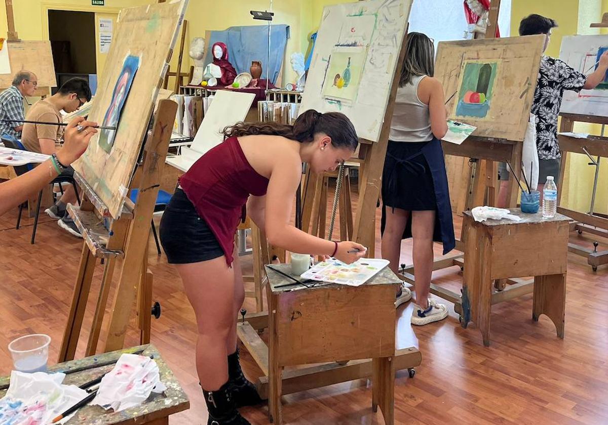 Éxito de participación en los Talleres de Verano de la Escuela de Arte de San Eloy de la Fundación Caja Duero