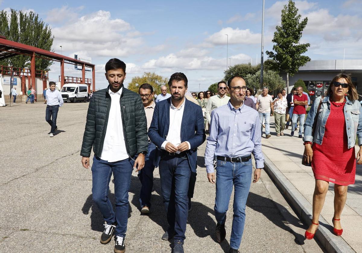 Fran Díaz, Luis Tudanca y David Serrada, en Salamanca.