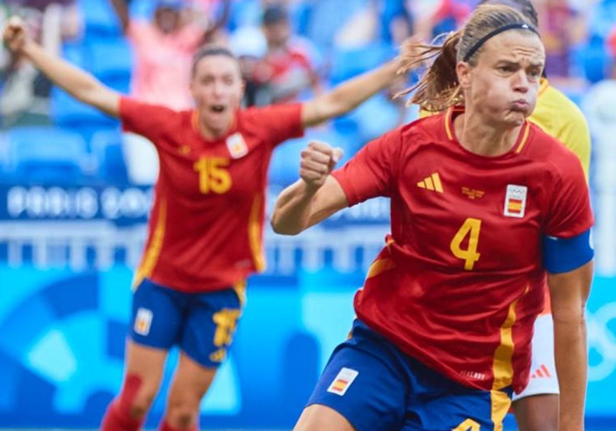 Irene Paredes celebra uno de los tantos.