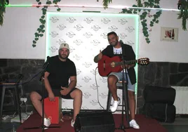 Santos Bermúdez y Rafael Vázquez, del grupo flamenco 'Maracay'.