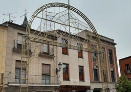 Nuevo arco del escenario principal de Ferias y Fiestas de Peñaranda de Bracamonte.