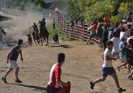 El encierro pasando por la zona de la ribera