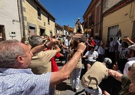 La emocionante procesión en honor a San Roque de Macotera