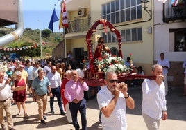 La imagen de San Bartolomé salió en procesión por las calles de Molinillo