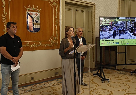Oche Alonso, Almudena Parres y Jesus María Ortíz presentando la 53ª edición de la Vuelta Salamanca