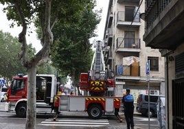 Bomberos y Policía Local en otra intervención.