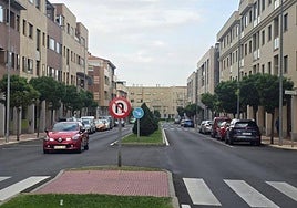 Imagen de la calle Gil de Hontañón, una de las principales vías de Carbajosa de la Sagrada.