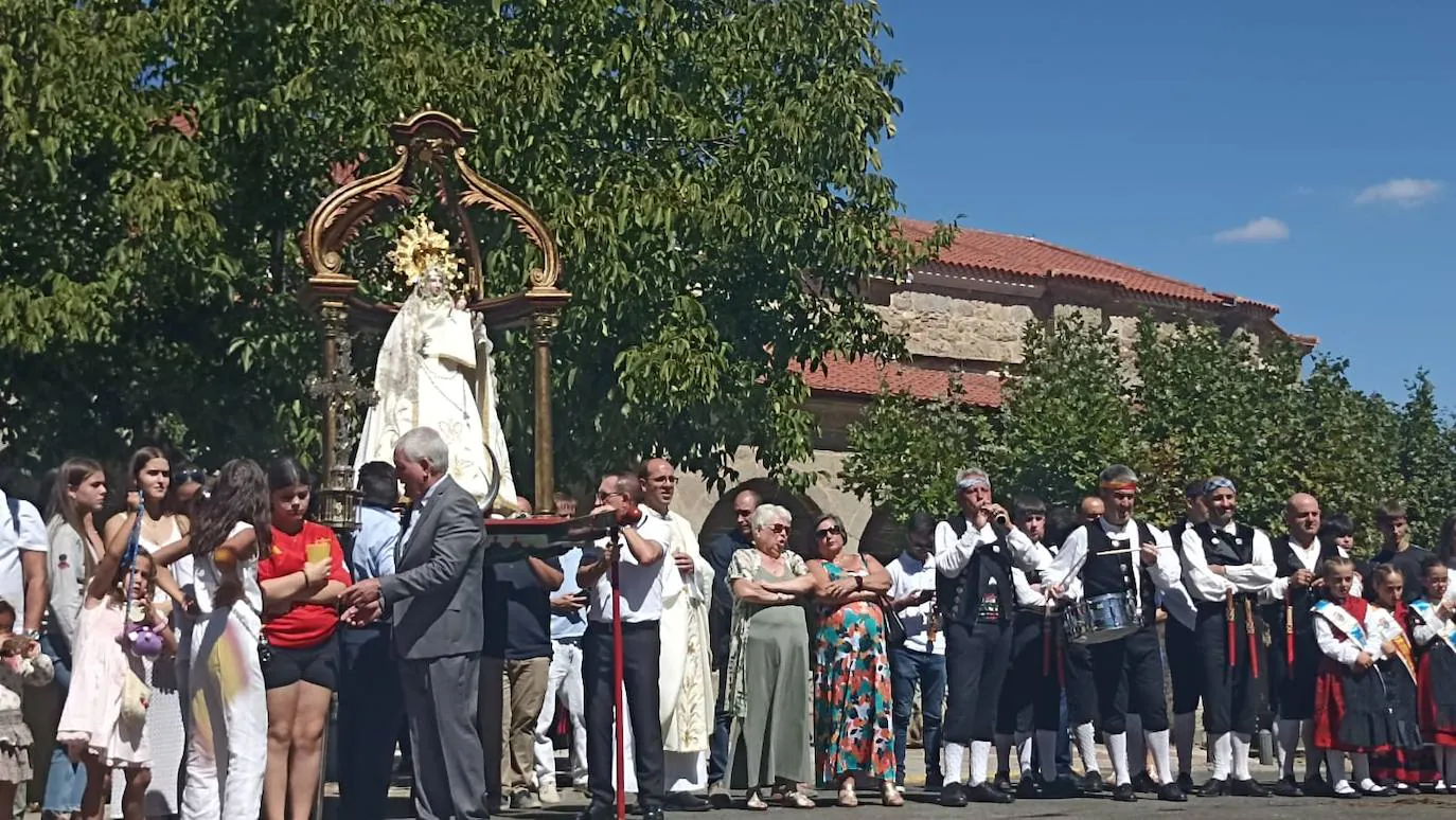 Cespedosa de Tormes honra a la Virgen del Carrascal