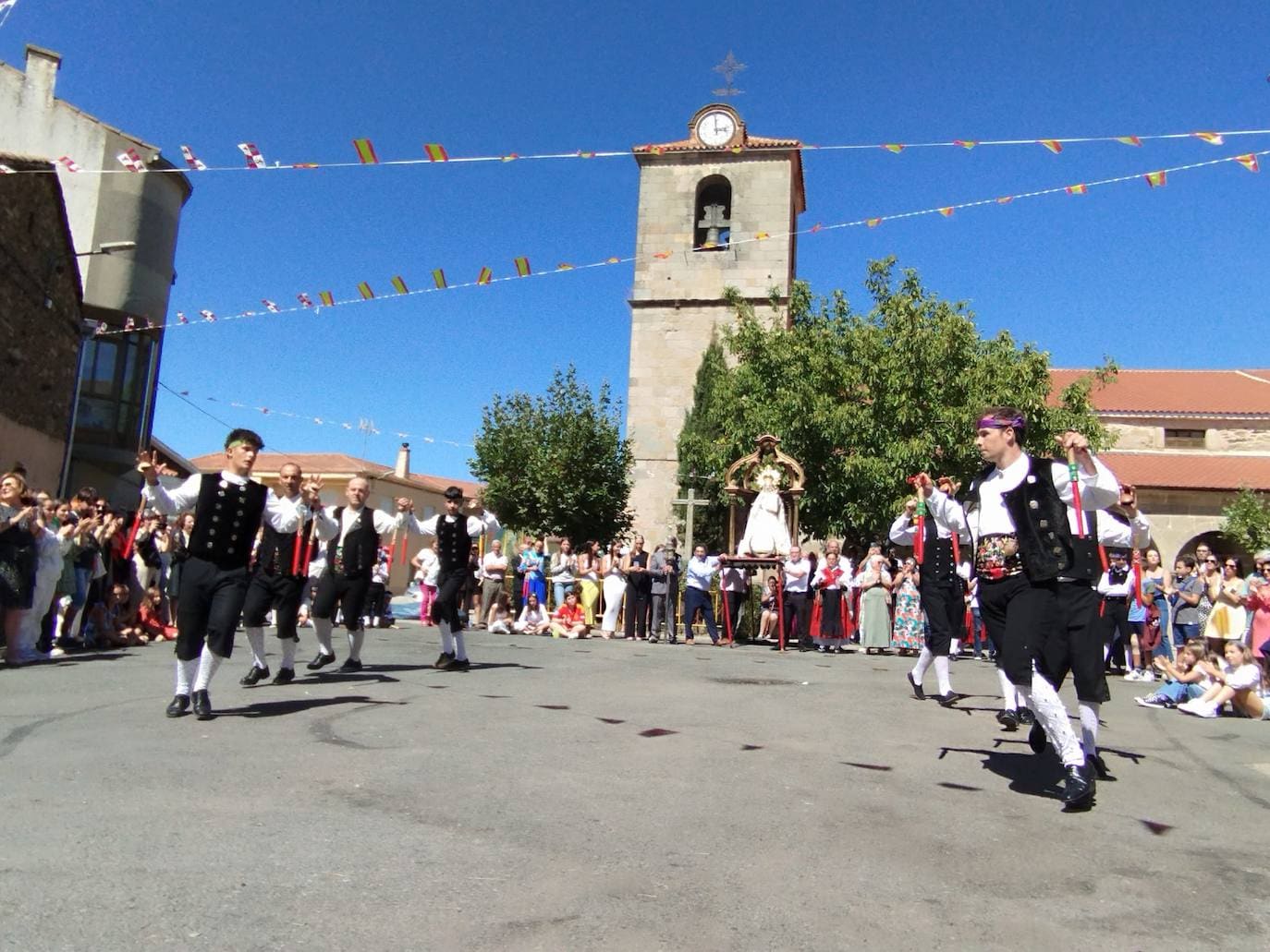 Cespedosa de Tormes honra a la Virgen del Carrascal