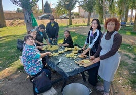 Preparando el guiso de la vaca en Villoria