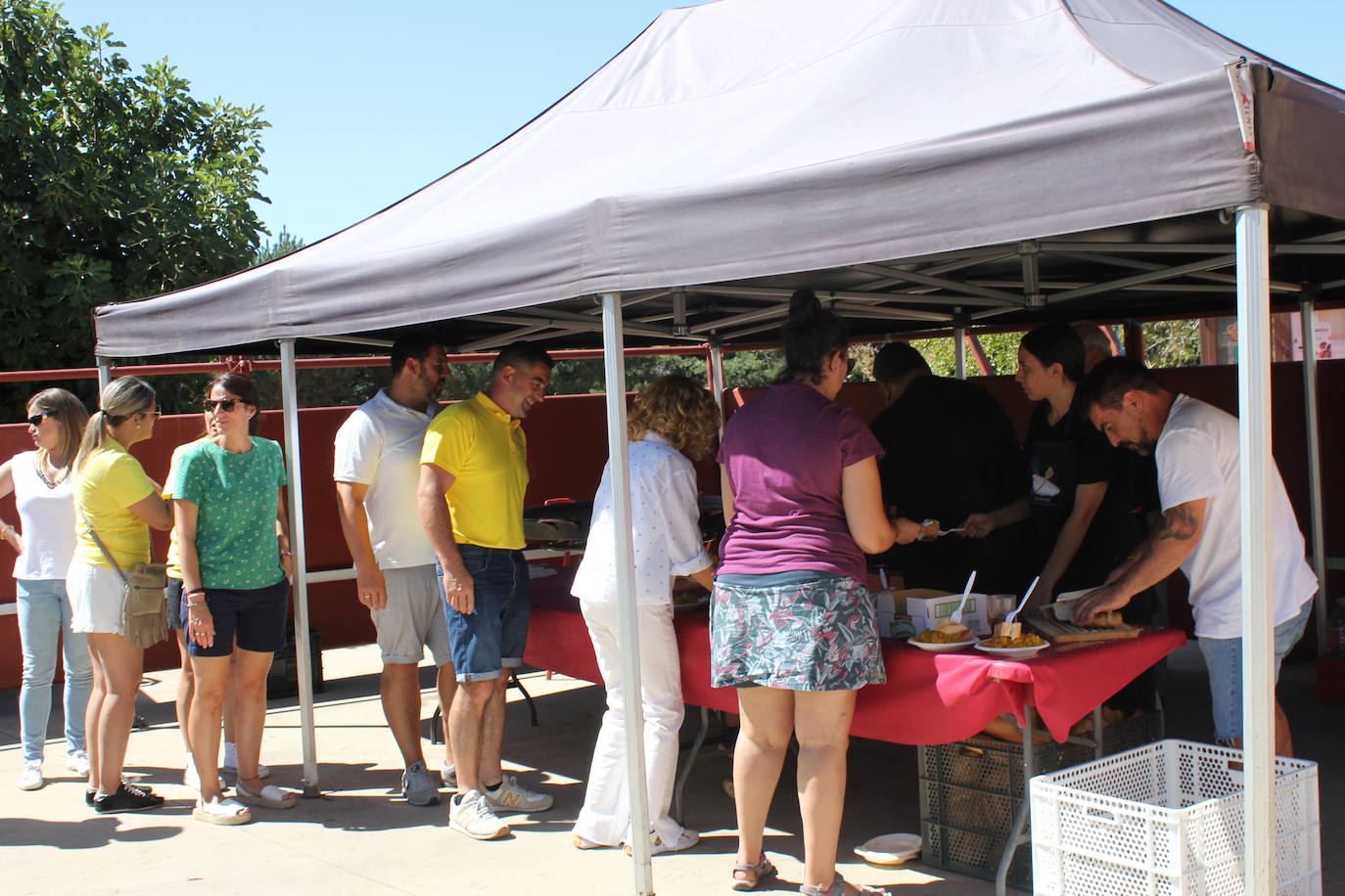 Paella para 300 personas en Villares de Yeltes, una pausa para reponer fuerzas