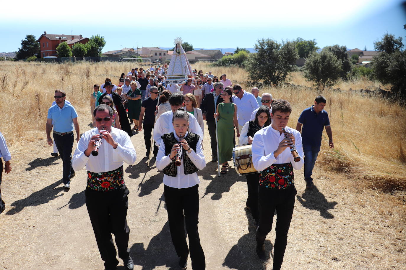 Gallegos de Solmirón entona el &quot;Adiós&quot; a la Virgen de Gracia Carrero