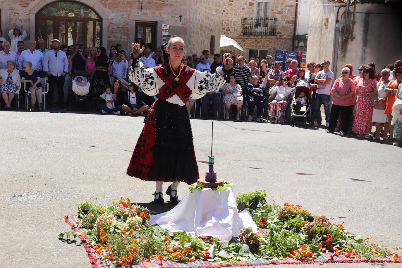 Sones de tradición para honrar a la Virgen del Carrascal en Cespedosa de Tormes