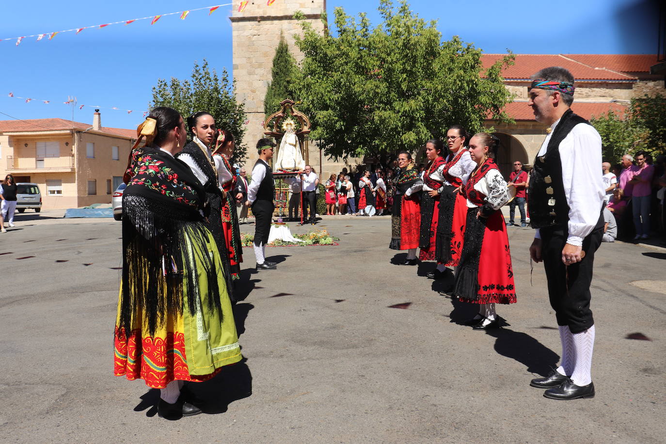 Sones de tradición para honrar a la Virgen del Carrascal en Cespedosa de Tormes