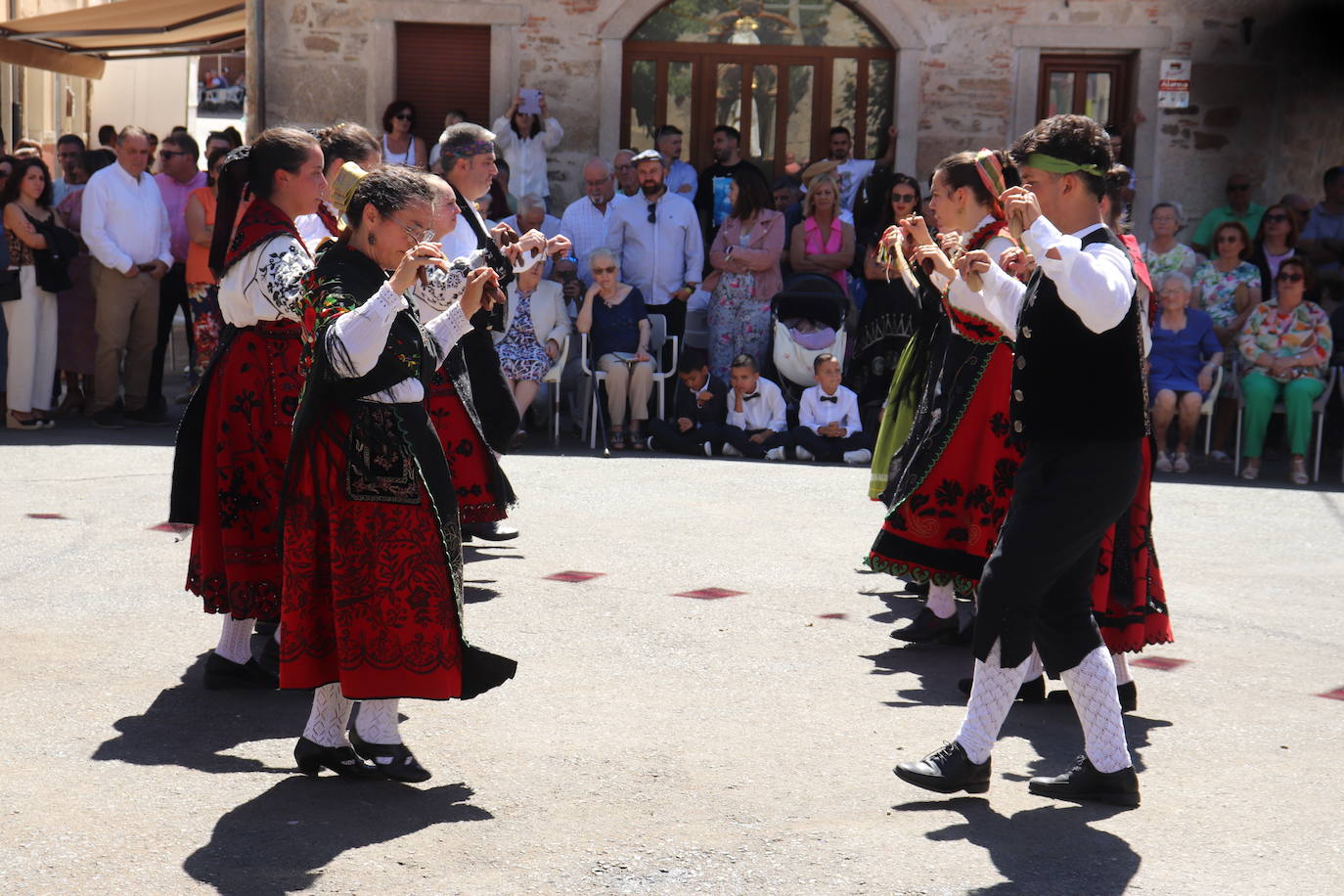 Sones de tradición para honrar a la Virgen del Carrascal en Cespedosa de Tormes
