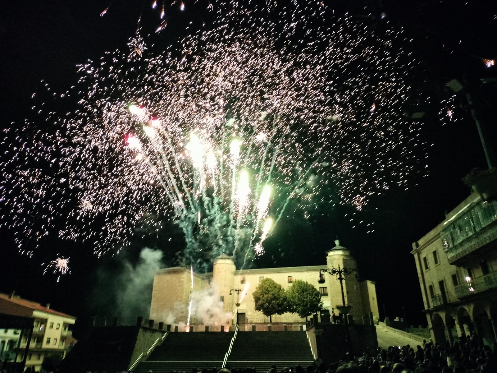 El castillo de fuegos artificiales pone fin a las fiestas patronales de Béjar