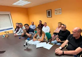 Eva López comparece junto a alcaldes miembros de la Mancomunidad.