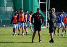 Rafa Dueñas y Jehu Chiapas, en un entrenamiento en Las Pistas.