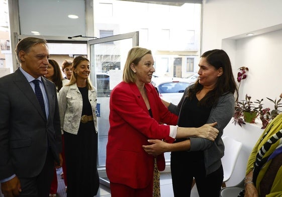 Carlos García Carbayo, Isabel Blanco y Claudia Monarde, este miércoles en el Servicio Mediacyl de Salamanca.