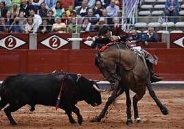 Ventura, a lomos de Bronce en un bello pasaje en La Glorieta.