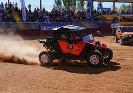 Los pilotos Fidel Castillo y Joan Pedrero revolucionan el circuito de arena de Tire Pro Fest