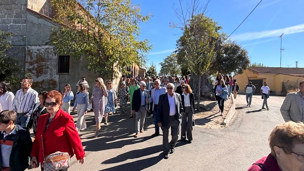 Ritmos de la tierra y bailes para el Santo patrón en Nava de Sotrobal