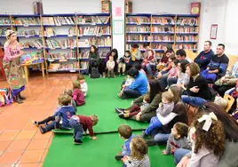 Una actividad en una biblioteca municipal.