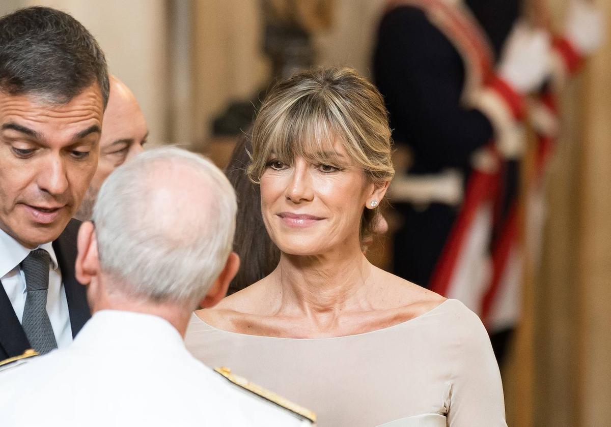Imagen de archivo del presidente del Gobierno, Pedro Sánchez, y su mujer, Begoña Gómez.