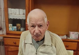 Ángel Sánchez, celebrando sus 105 años de vida.