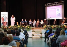 La concejala de Igualdad, Miryam Rodríguez, da la bienvenida al acto de presentación de la programación.