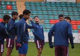 Ares se ríe a carcajadas durante la primera sesión de entrenamiento en el Helmántico del año.