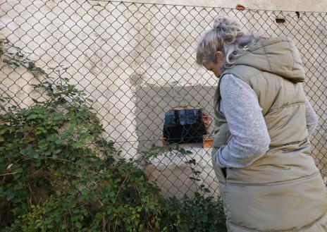 Imagen secundaria 1 - Miedo, suciedad y ratas en las ruinas de Lasalle: «Si se necesita una desgracia, será cuestión de tiempo»