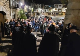 Celebración de la Noche de las Almas Blancas, en Mogarraz.