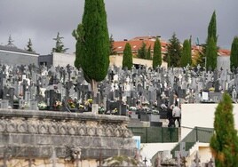 Imagen del cementerio en la festividad de Todos los Santos.