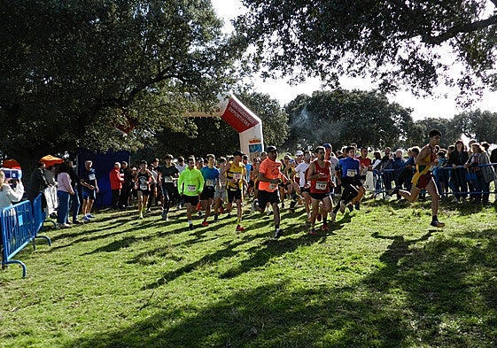 Primeros metros de la Carrera Popular Taurina.