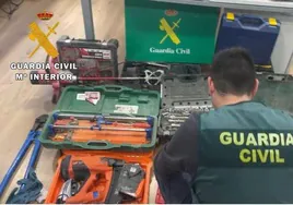 Imagen de los efectos recuperado por la Guardia Civil.