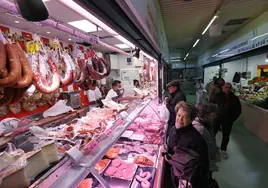 Actividad en el Mercado de San Bernardo tras reabrir sus puertas.