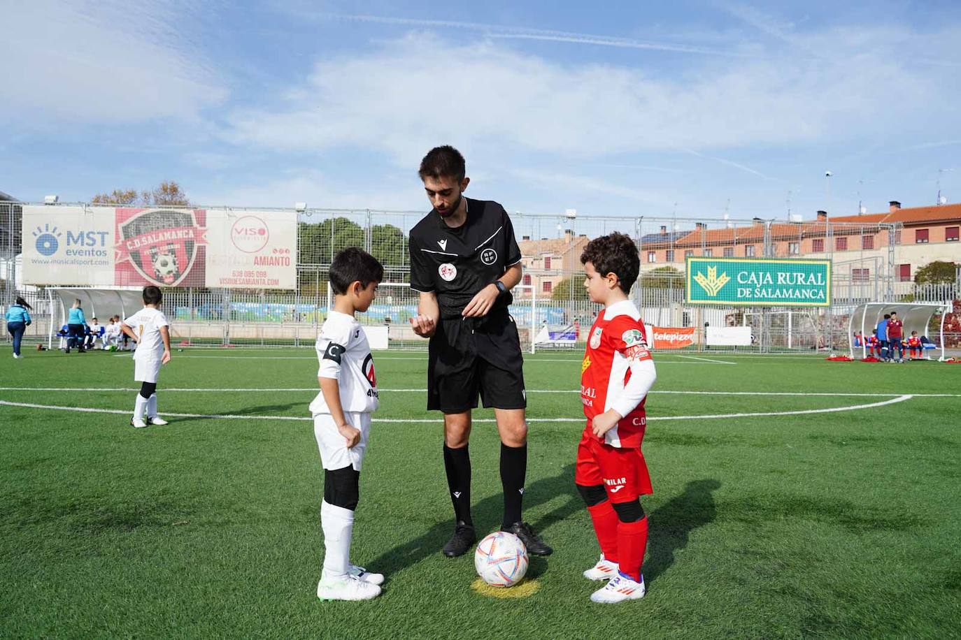 La jornada del fútbol base en Salamanca, en imágenes