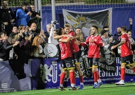 Los jugadores de Unionistas celebran uno de los tantos de Rabadán ante el Utebo en la anterior ronda de la Copa.