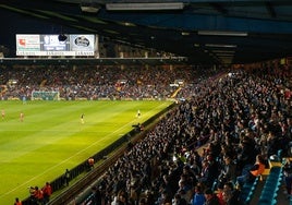 Vista de la Preferencia y el Fondo Sur en el anterior choque de Copa.