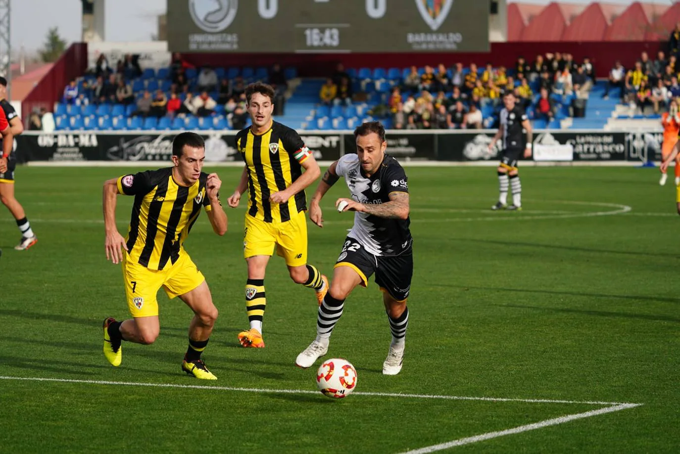 Las mejores imágenes del Unionistas-Barakaldo de la jornada 15 de la Primera RFEF