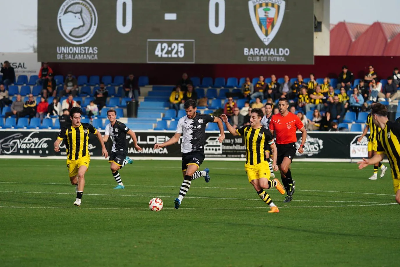 Las mejores imágenes del Unionistas-Barakaldo de la jornada 15 de la Primera RFEF