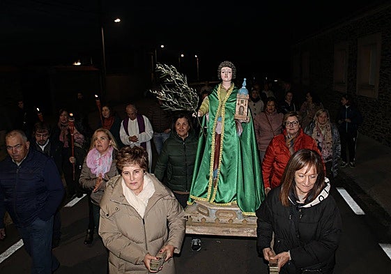 Imagen de la procesión, que se celebró tras la misa
