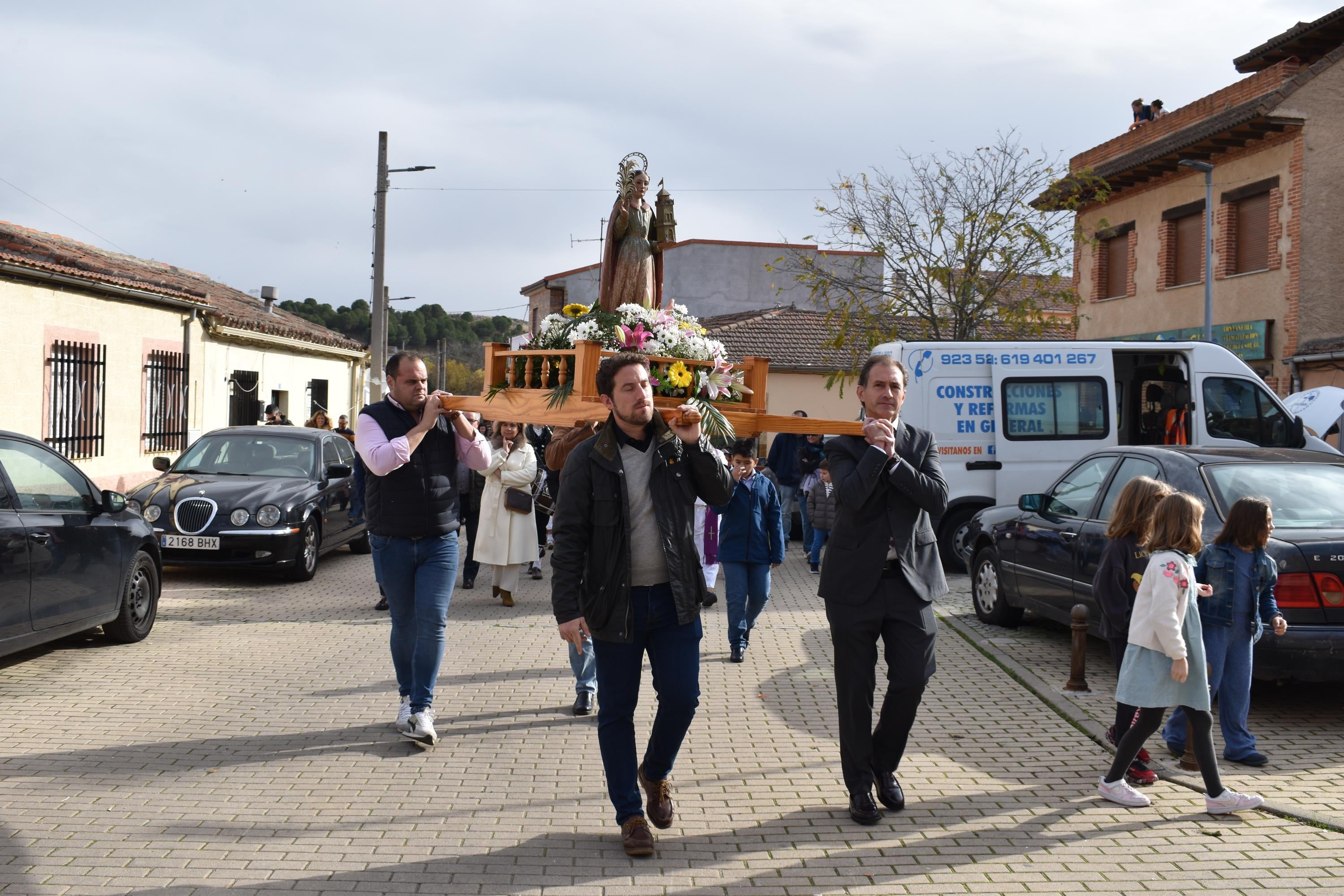 Aldeatejada cierra las fiestas de Santa Bárbara con los bailes de paleos