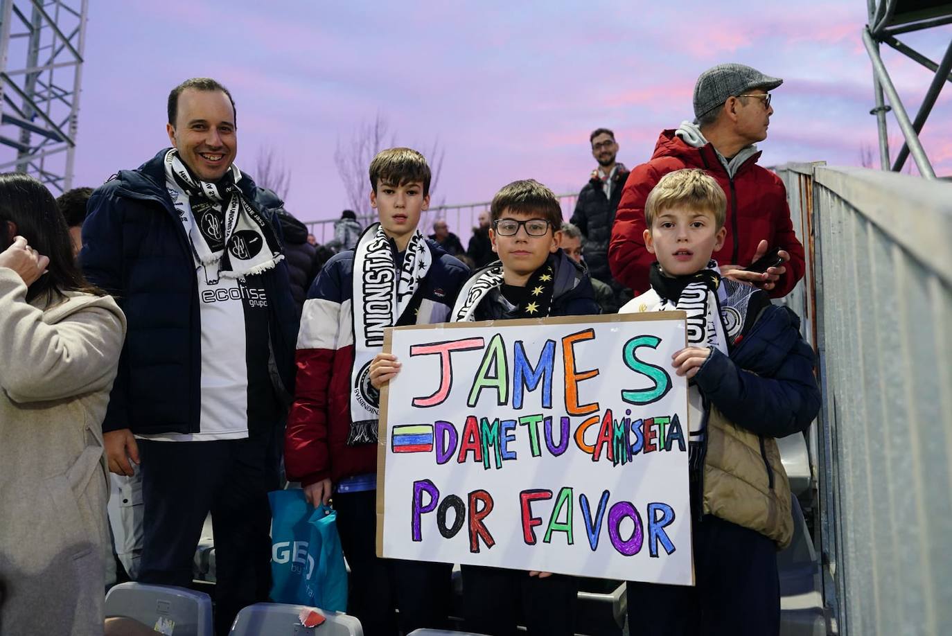 Llenazo en el Reina Sofía para impulsar a Unionistas en la Copa: búscate en la grada ante el Rayo Vallecano