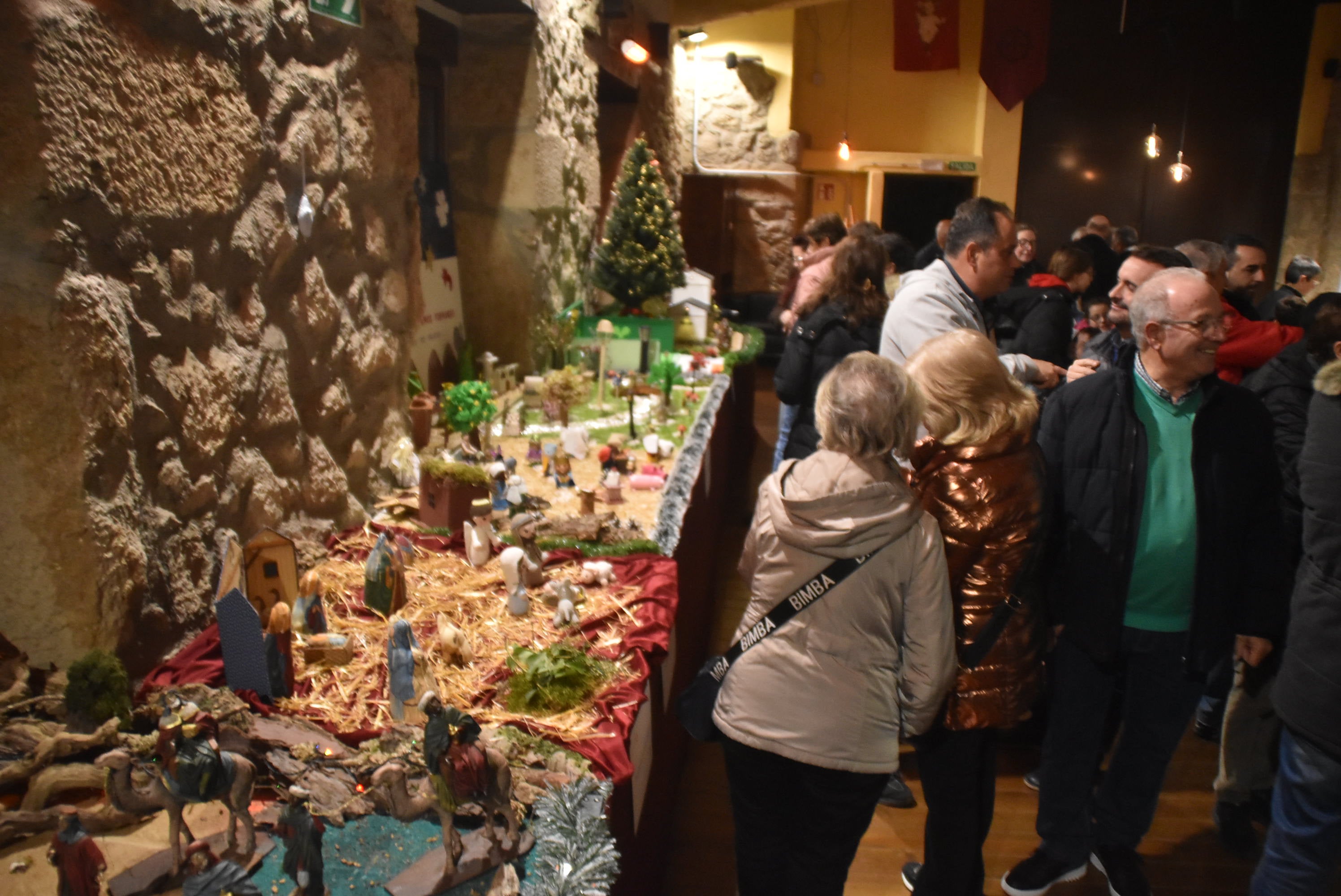 Béjar presume de tradición belenística en la muestra de la Hermandad de Jesús Nazareno